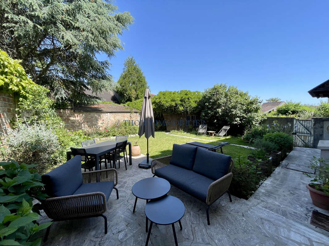 Maison à THOIRY
