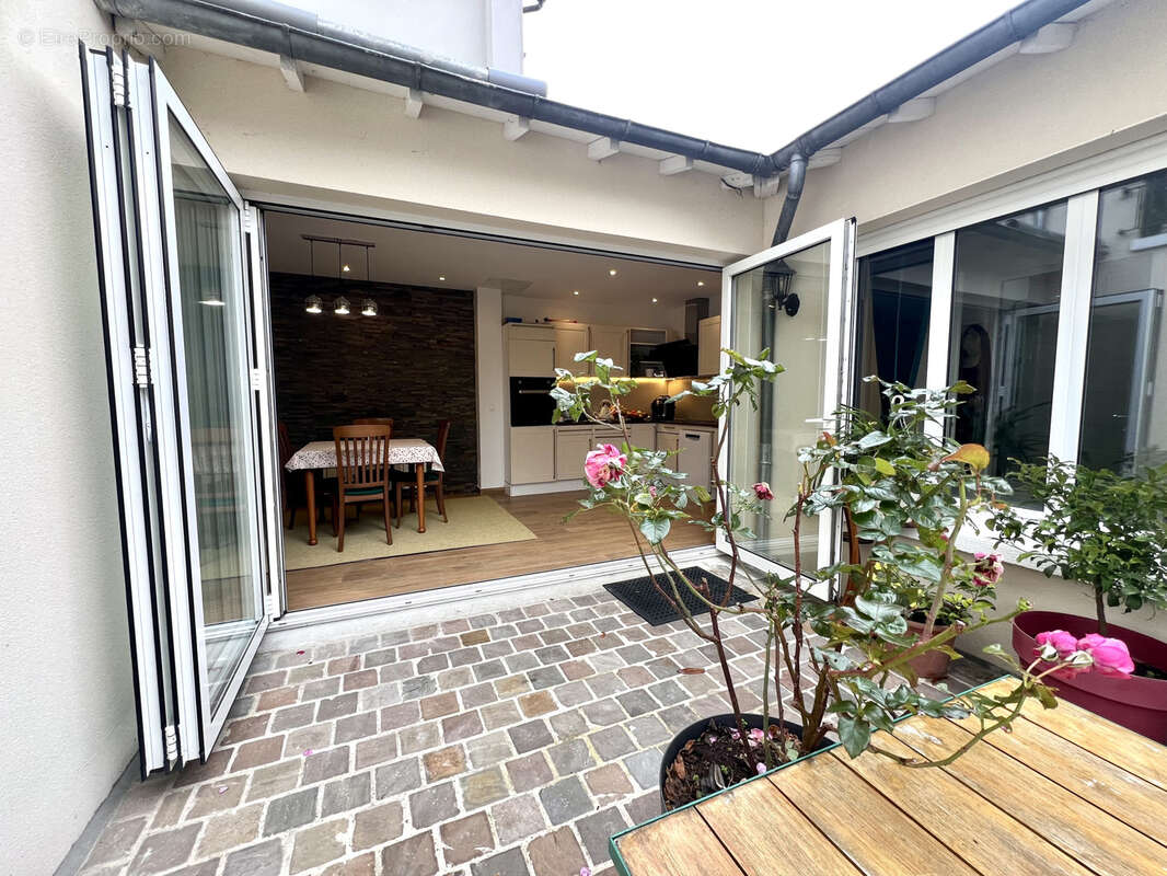 Maison à SARTROUVILLE