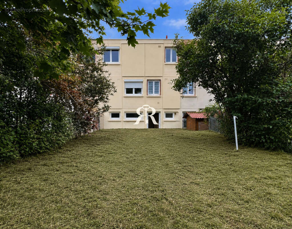 Maison à LE CENDRE