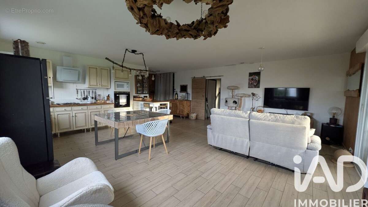 Photo 6 - Maison à LA RONDE