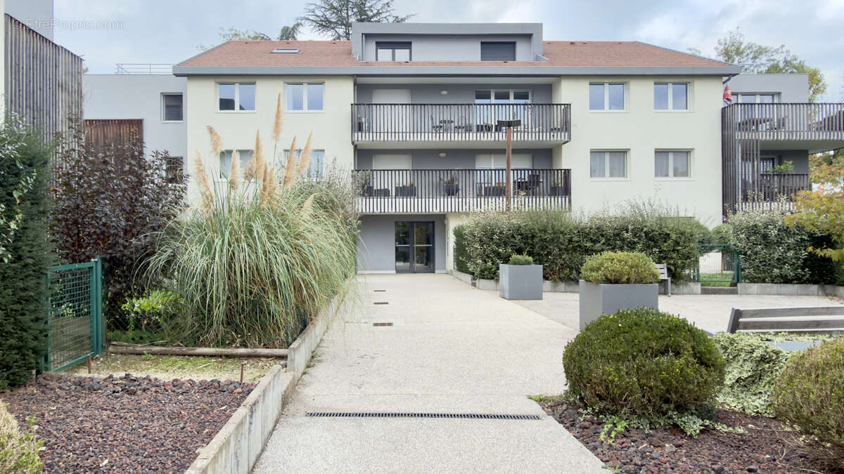 Appartement à CHENS-SUR-LEMAN