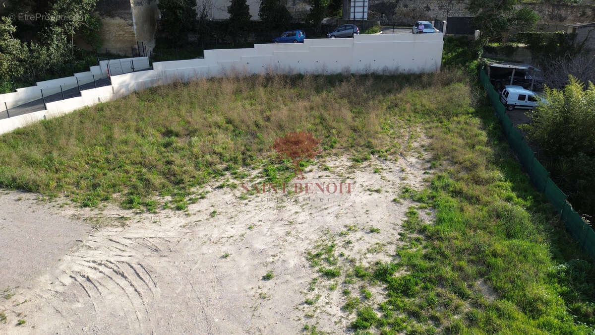 Terrain à LE POUGET