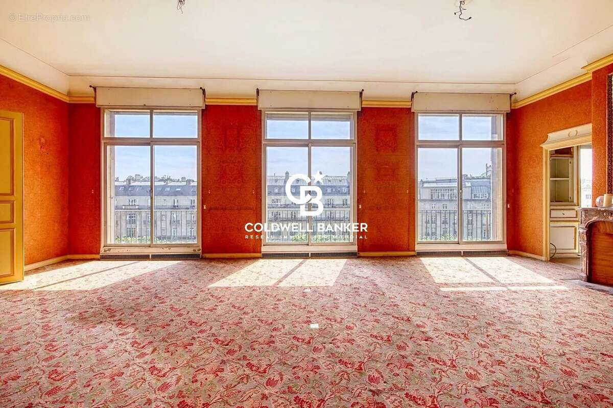 Appartement à PARIS-16E