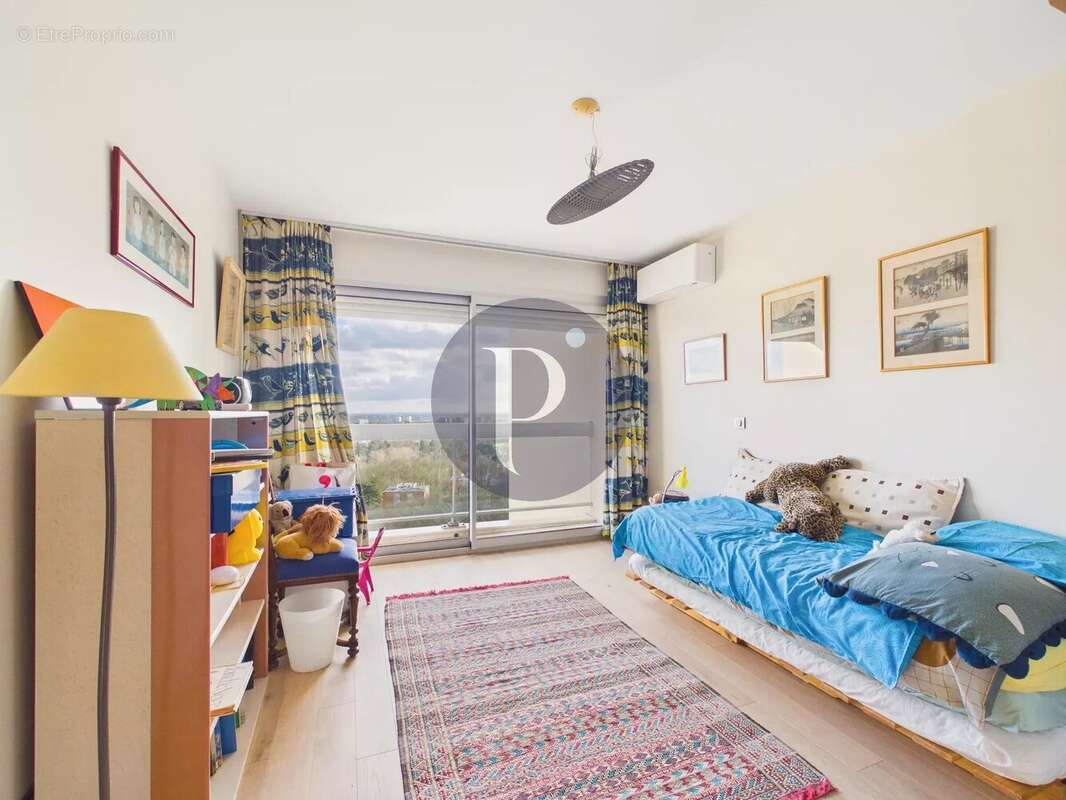 Maison à LE PLESSIS-ROBINSON