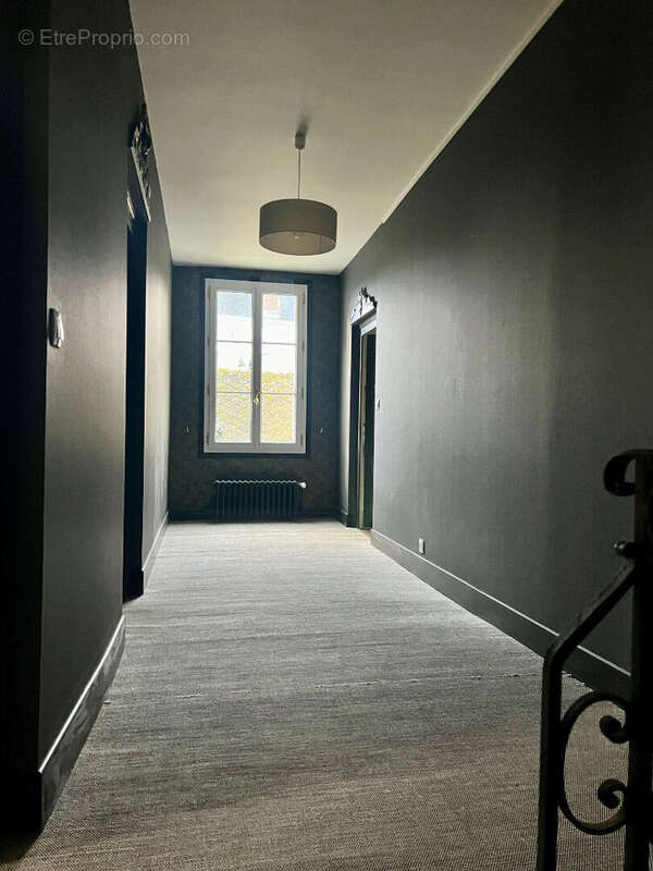 Maison à REUGNY