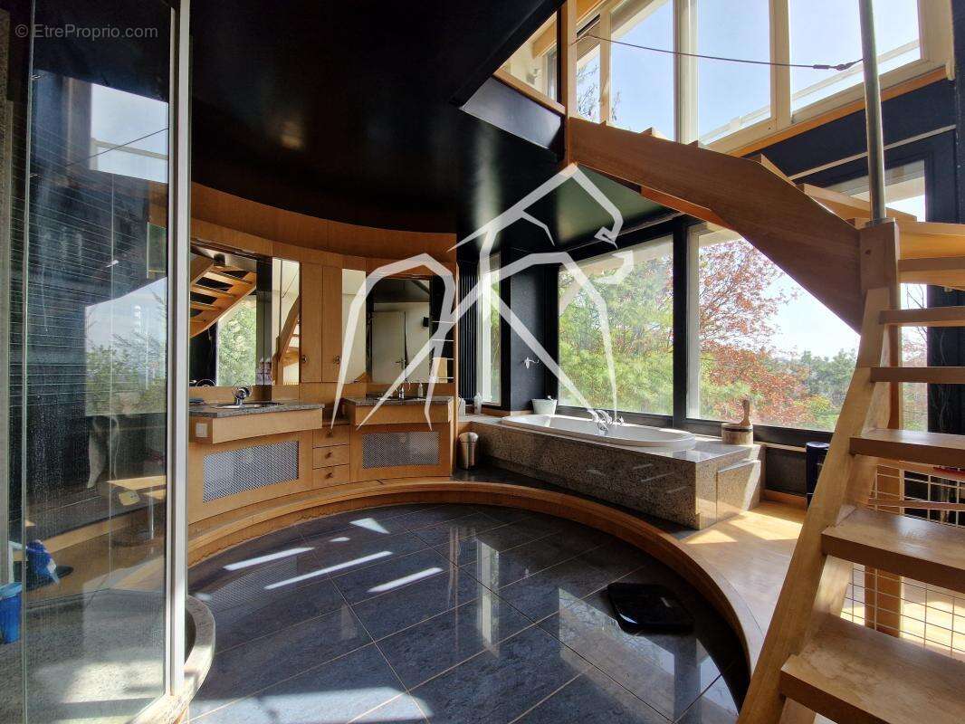 Maison à MONT-SAINT-AIGNAN