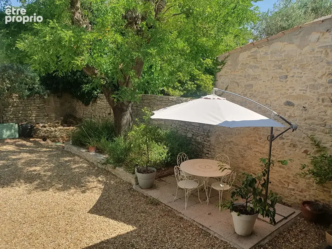 Calvisson maison de village en pierres avec cour - photo 2