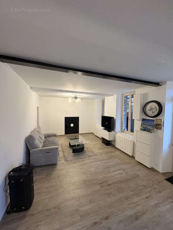 Maison à FLEURY-LA-VALLEE