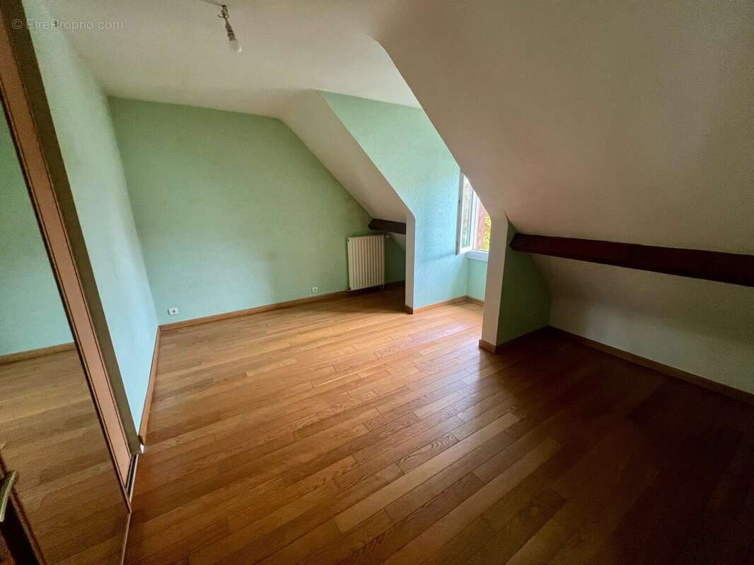 Maison à OLLAINVILLE