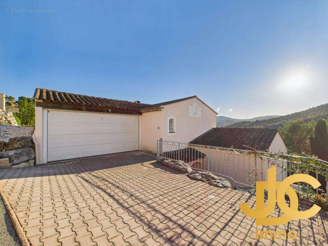 Maison à AURIBEAU-SUR-SIAGNE