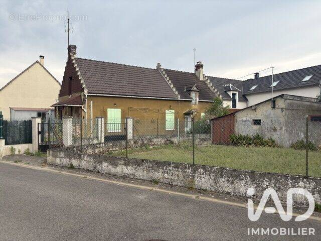 Photo 1 - Maison à TROSLY-BREUIL