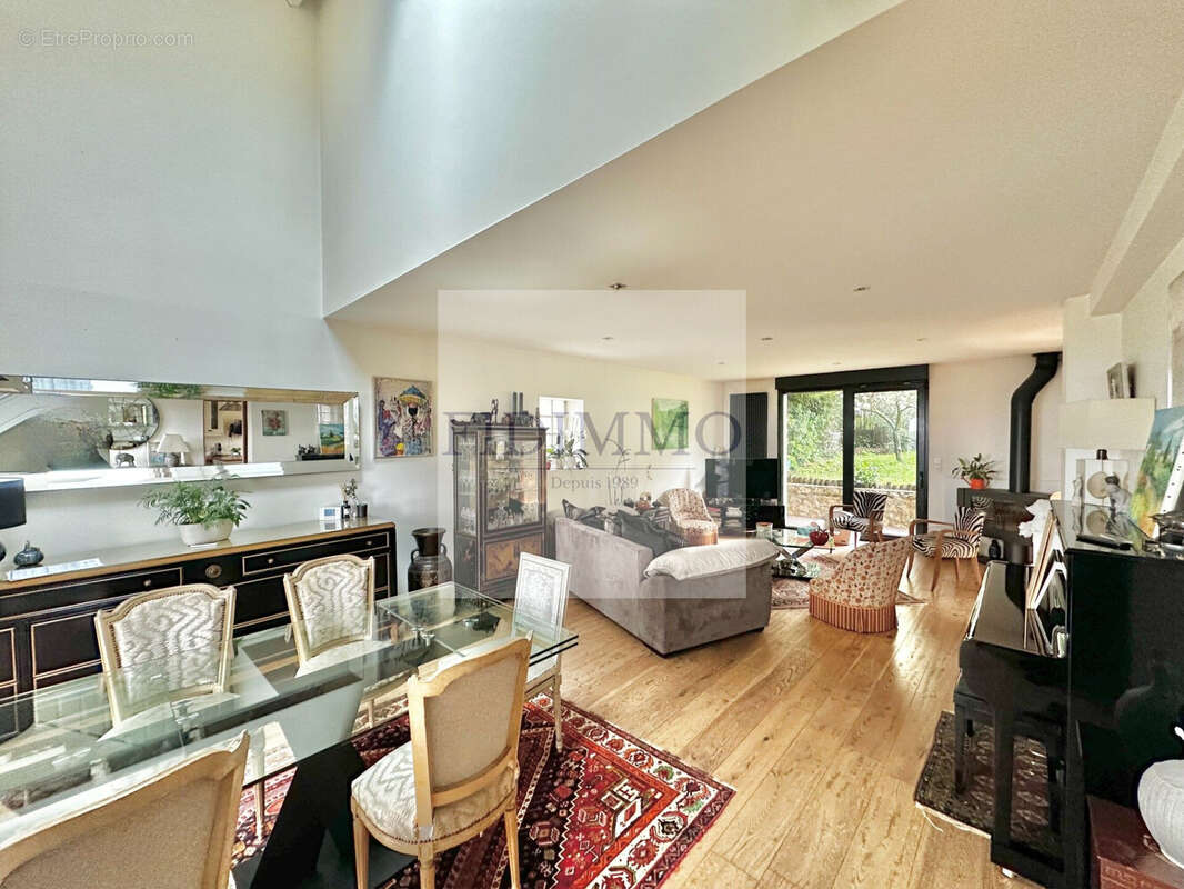 Maison à CHENNEVIERES-SUR-MARNE