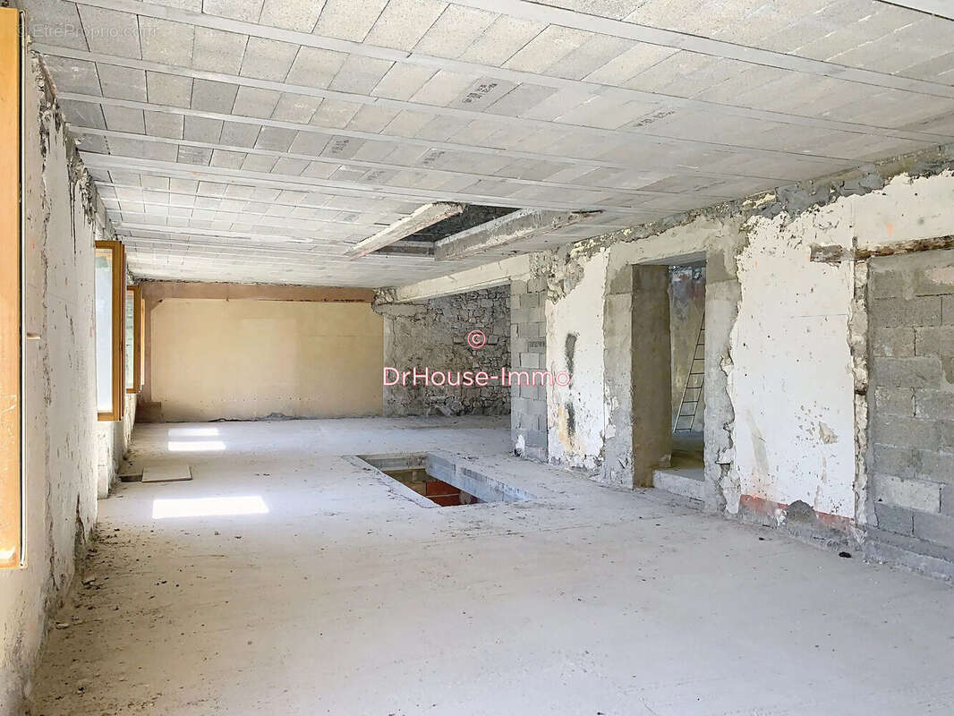 Maison 240 m² à Anthe  - photo 11