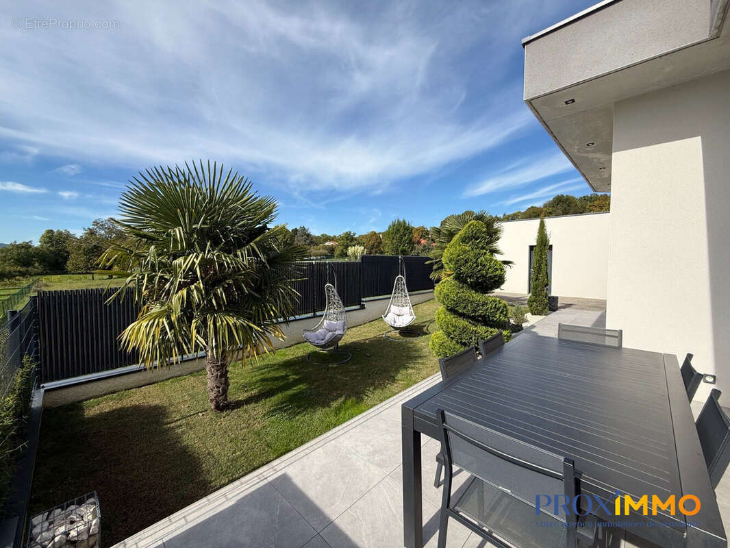 Maison 165 m² à Saint-Cassien  - photo 4