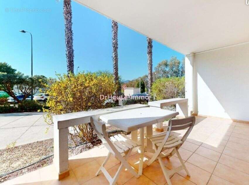 Appartement à SIX-FOURS-LES-PLAGES