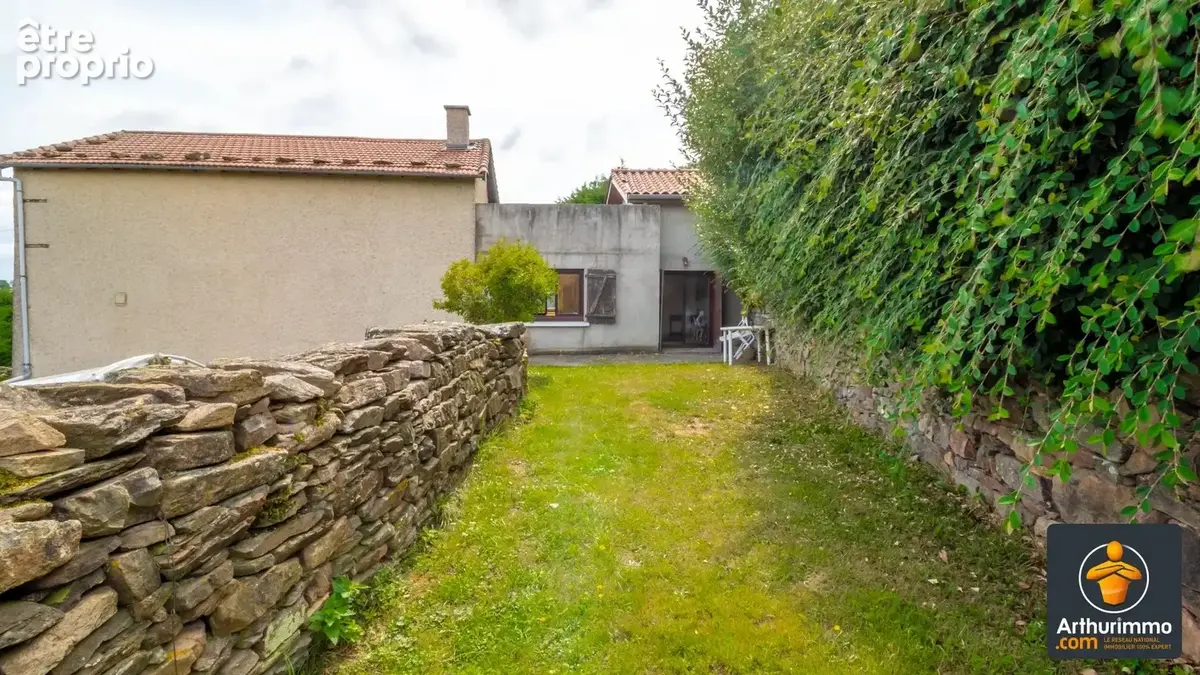 Maison familiale avec dépendances, jardin et vue dégagée – Sainte-Catherine - photo 6