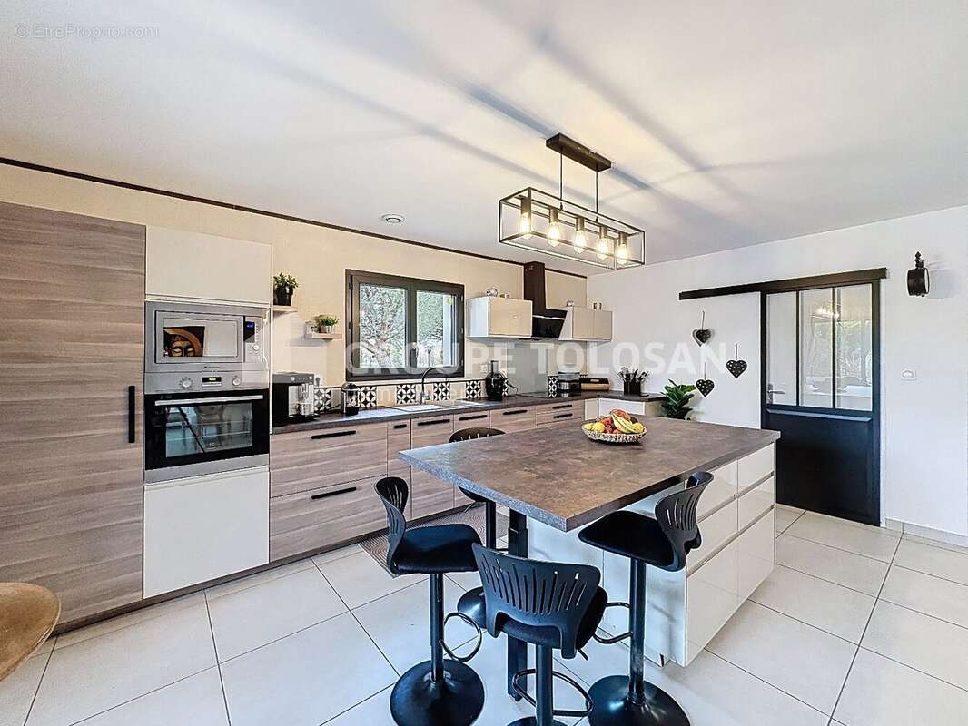 Maison à SAINT-ETIENNE-DE-TULMONT