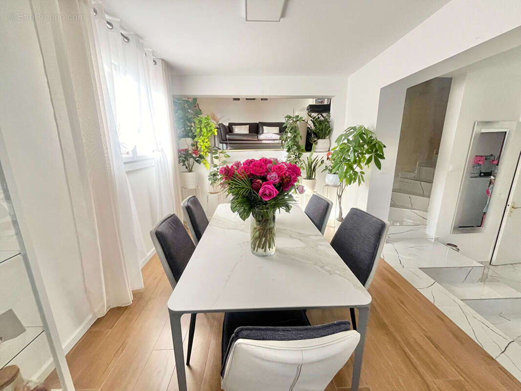 Maison à SARTROUVILLE