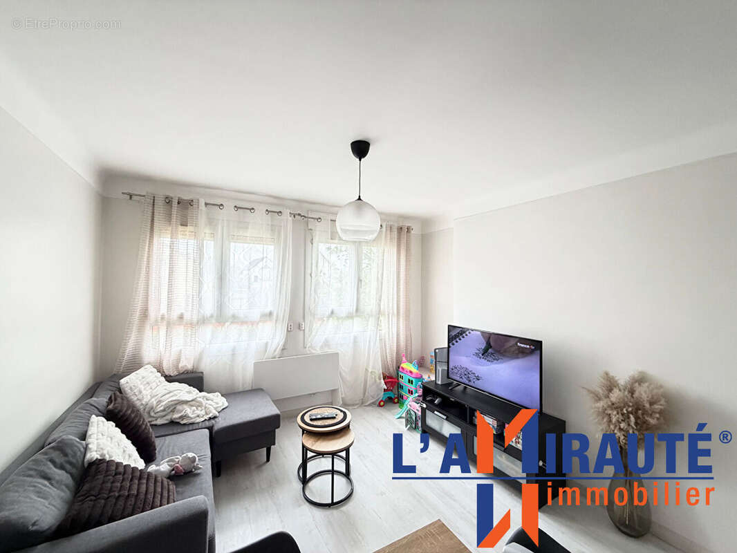 Appartement à SARTROUVILLE