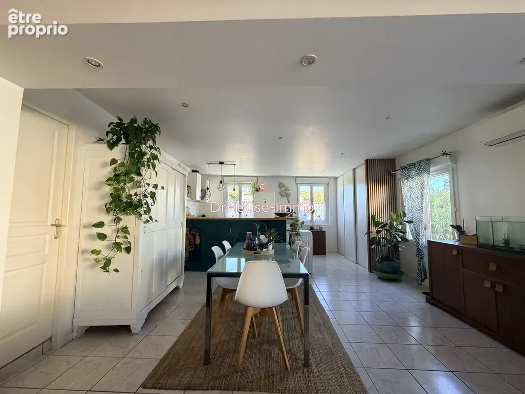 Maison 4 pièces 99 m² à vendre à Saint-Loubes (33450) - photo 2
