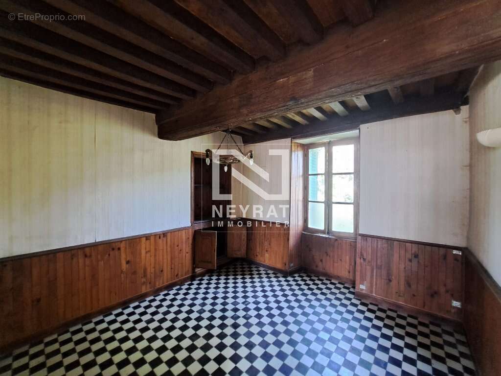 Maison à CUSSY-EN-MORVAN