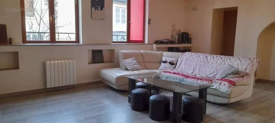 Maison à BAZINCOURT-SUR-SAULX