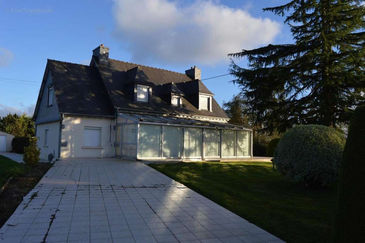 Maison 146 m² à Plounevez-Moedec  - photo 2