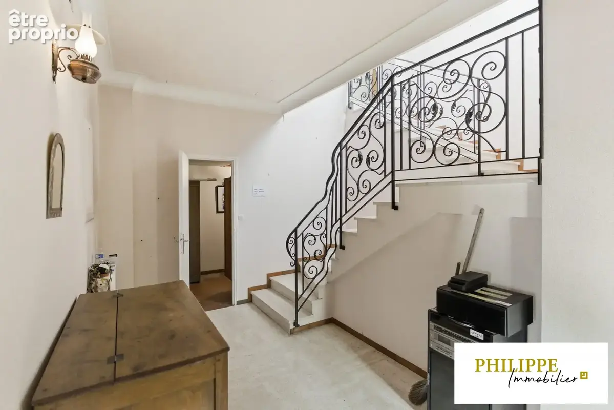 Maison 236 m² à Saint-Ismier  - photo 3