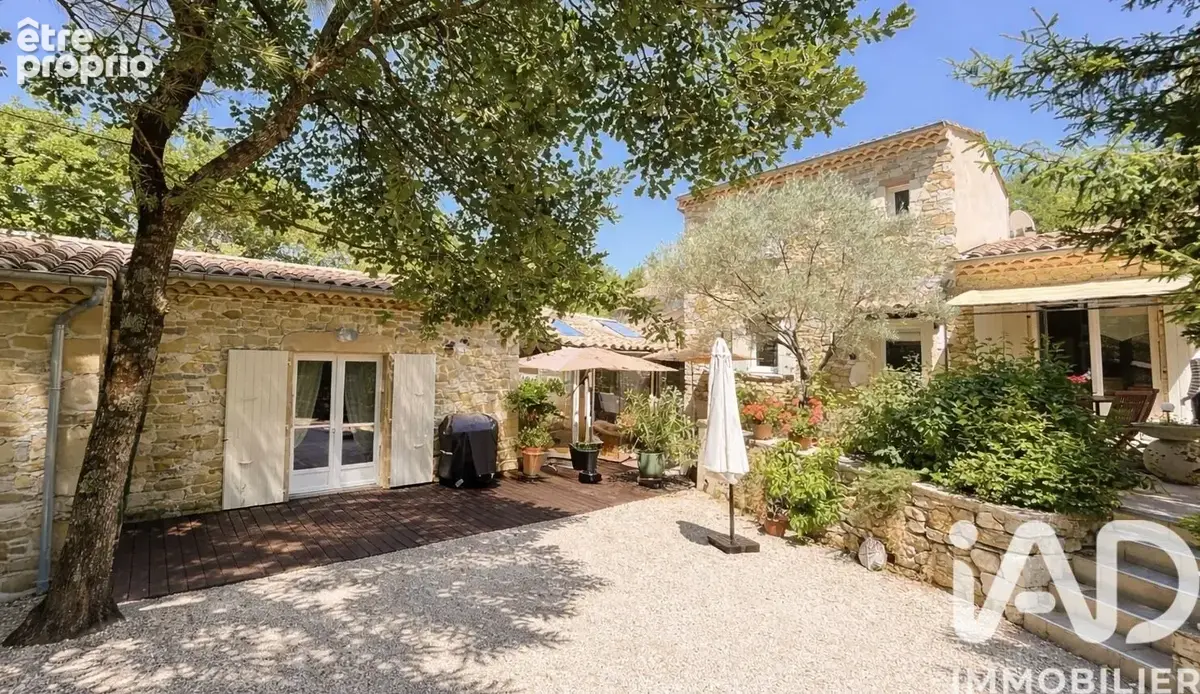Photo 1 - Maison à MONTJOUX
