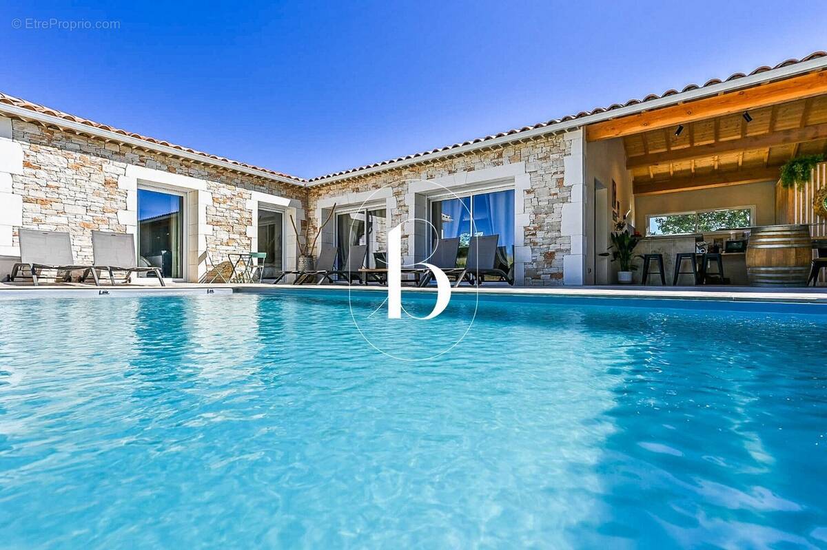 Maison à SAINT-PRIVAT-DE-CHAMPCLOS