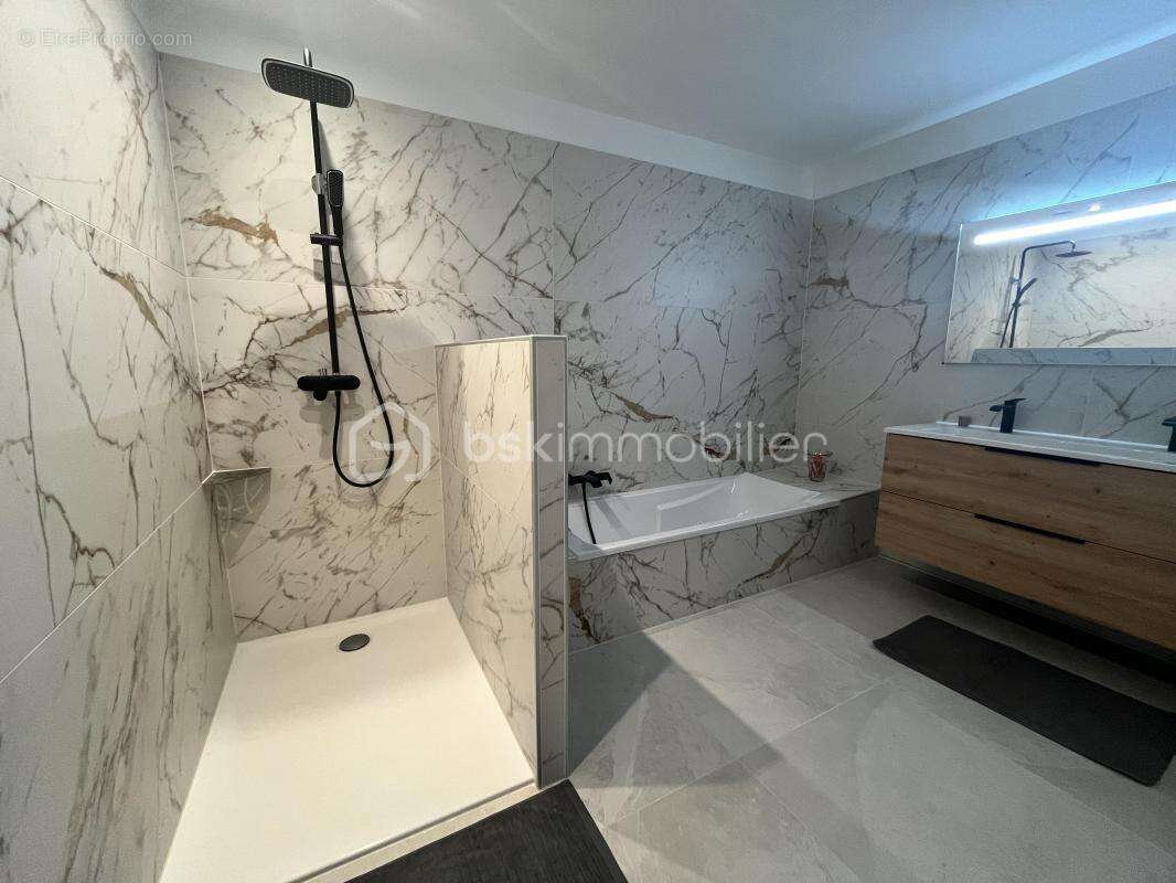 Maison à LA BOISSIERE-DU-DORE