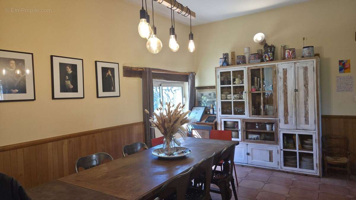 Salle à manger Maison Principale - Maison à SAVIGNAC-DE-MIREMONT