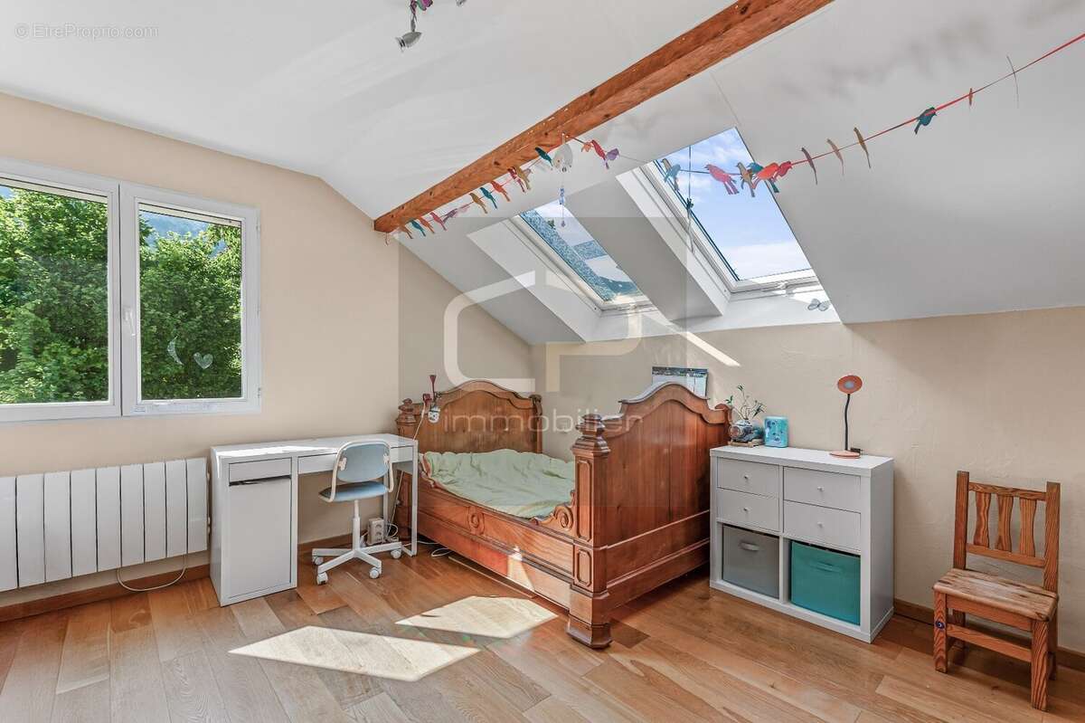 Maison à COLLONGES-SOUS-SALEVE