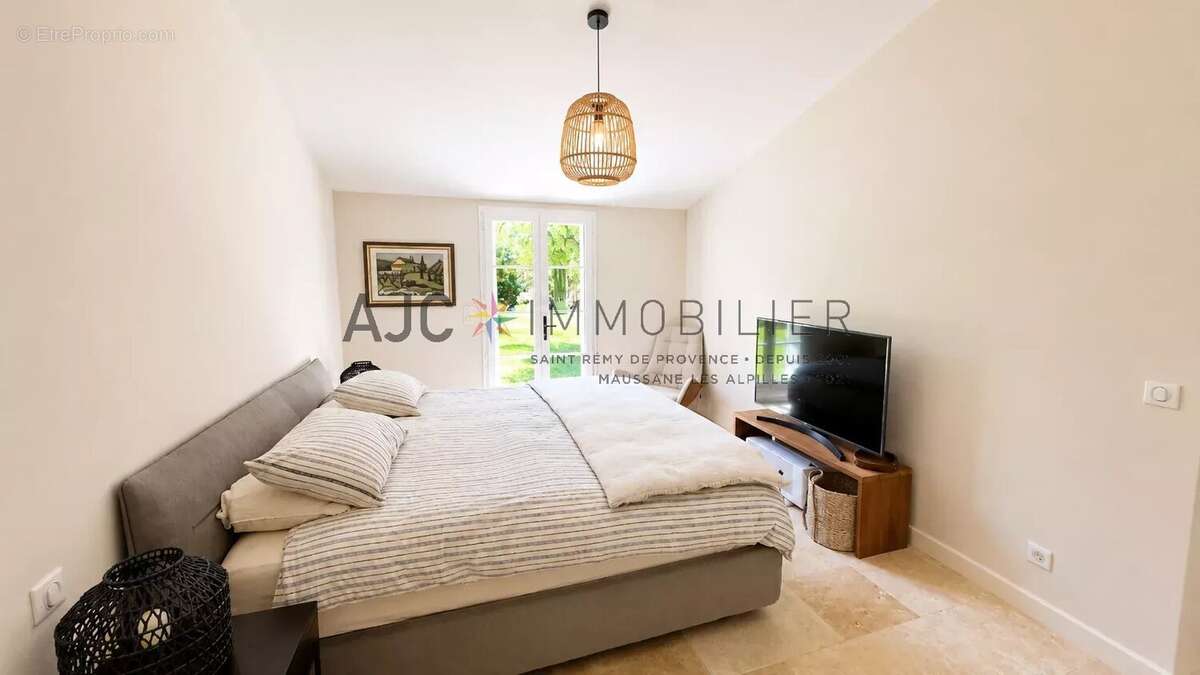 Saint-Rémy-de-Provence – Maison lumineuse de 4 chambres avec piscine proche centre - photo 18
