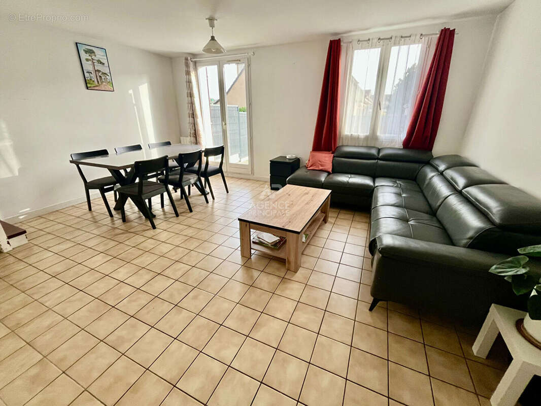 Maison à COURDIMANCHE