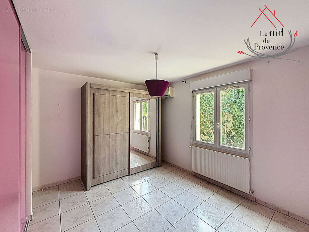 Maison à CAMARET-SUR-AIGUES