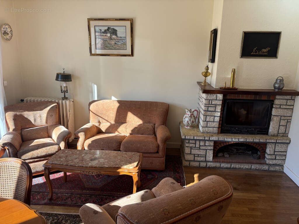 Maison à ARNAC-POMPADOUR