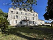 Maison à GENSAC-LA-PALLUE