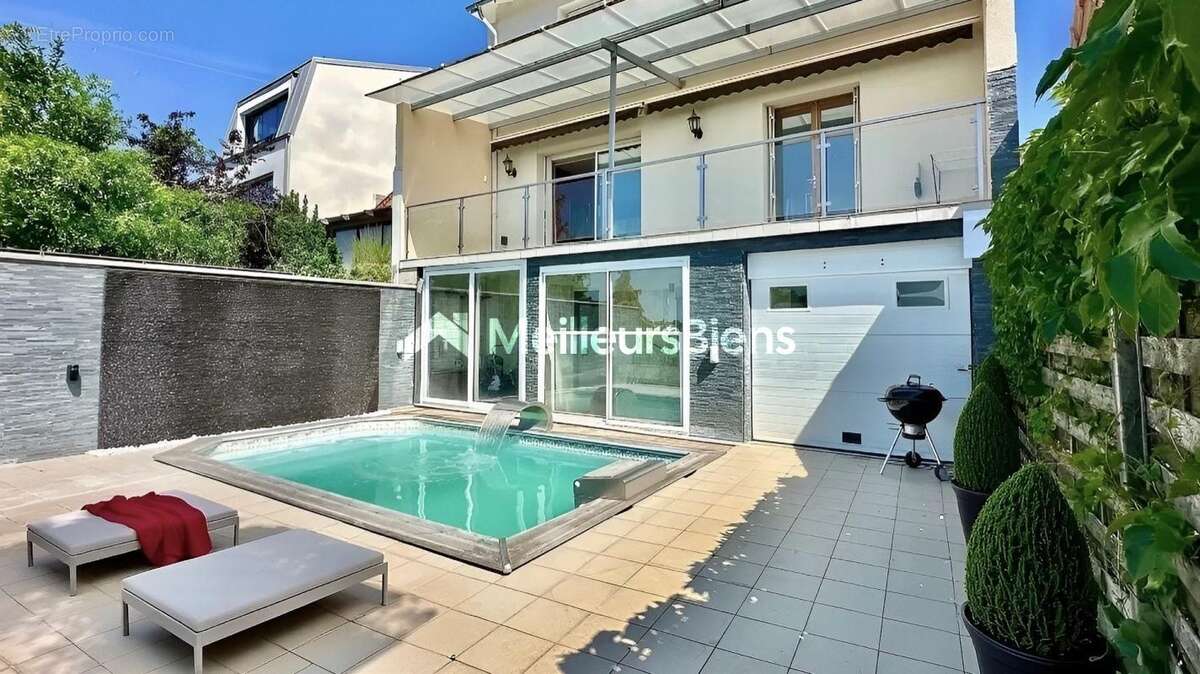 Maison à LE PLESSIS-ROBINSON