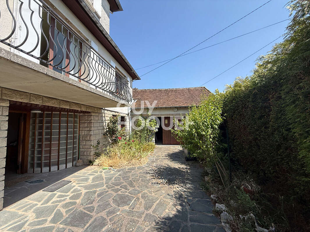 Maison Paley 7 pièce(s) avec 4/5 chambres dans le petit village de Paley A SAISIR - photo 3