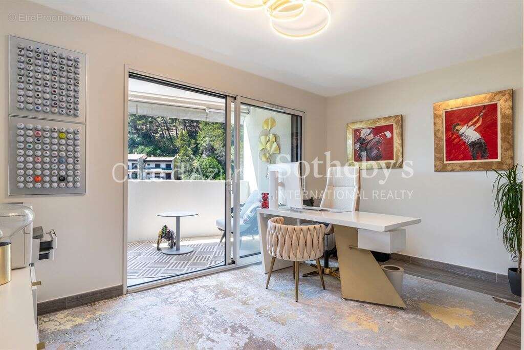 Appartement à EZE
