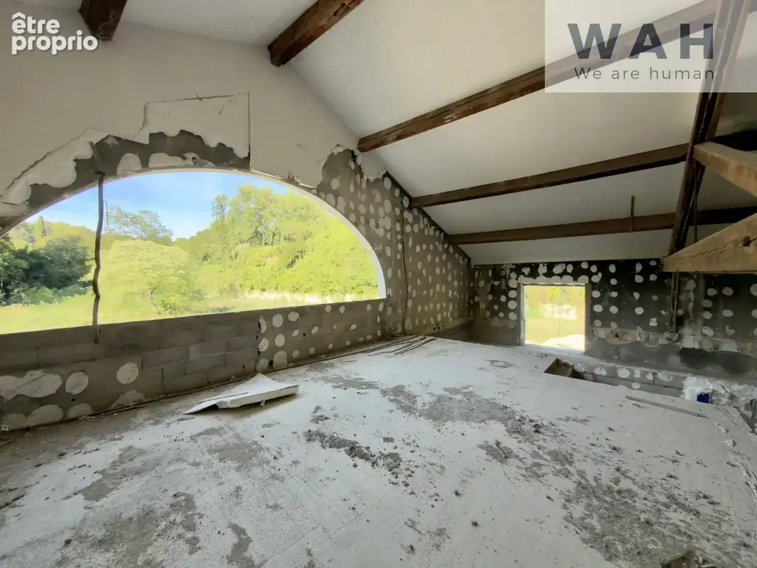Local commercial 550 m2 à Sommières 30250 - photo 2