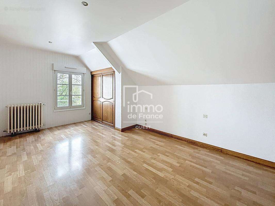Maison Marcillé-la-ville 8 pièces 175 m² - photo 7