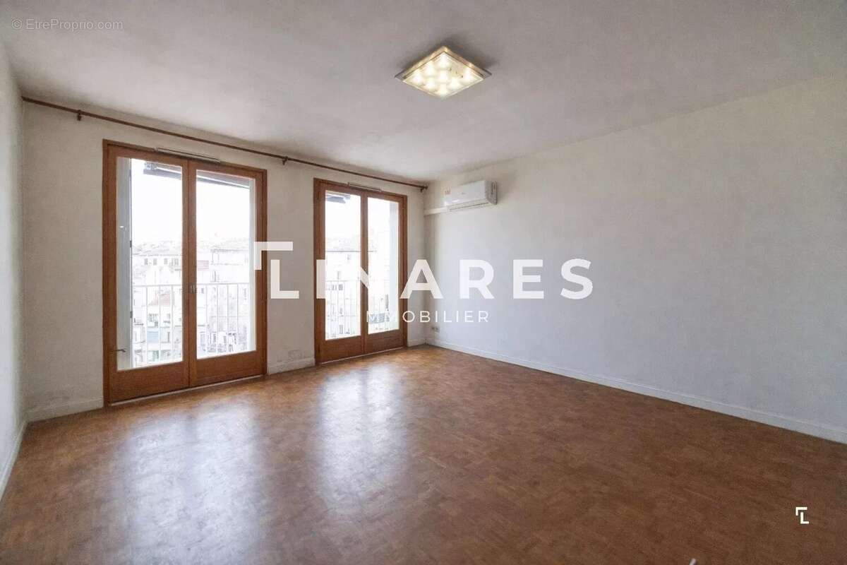 Appartement à MARSEILLE-3E