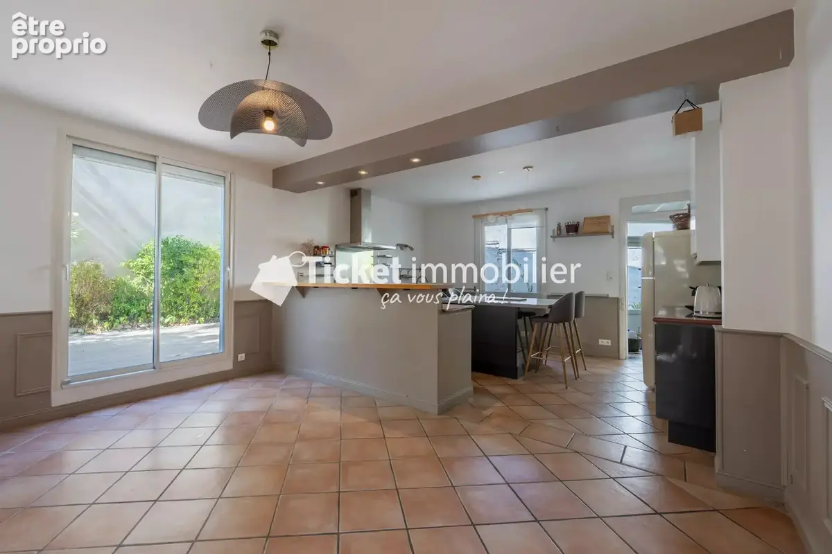 Maison de caractère 175m2 avec garage boxé - photo 9
