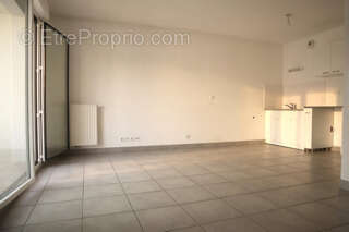Bx Lac - Proche toutes commodités - Bel appartement T2 (46m2) TBE avec Balcon et parking privatif - photo 4