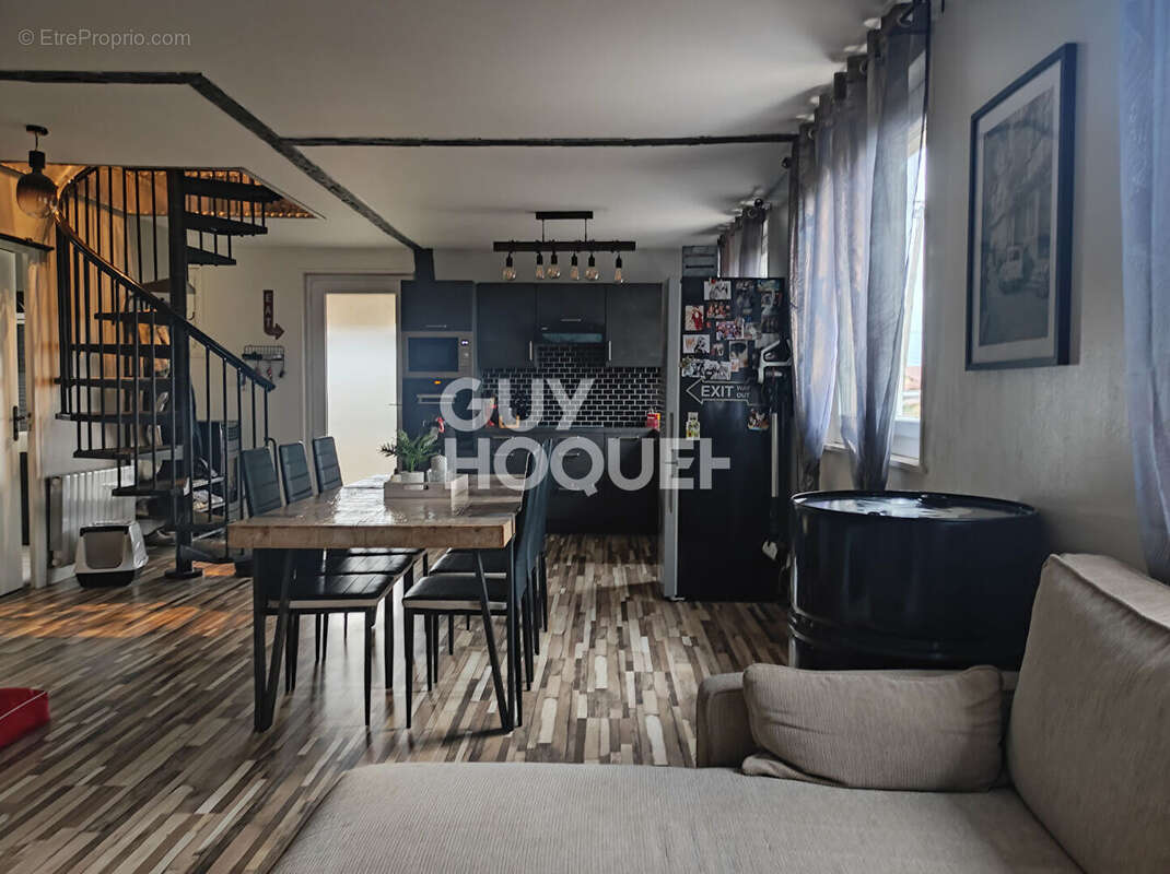 Maison à SAINTE-AGATHE-LA-BOUTERESSE