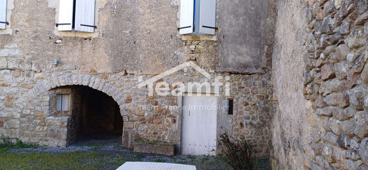 Maison à BERRIAS-ET-CASTELJAU