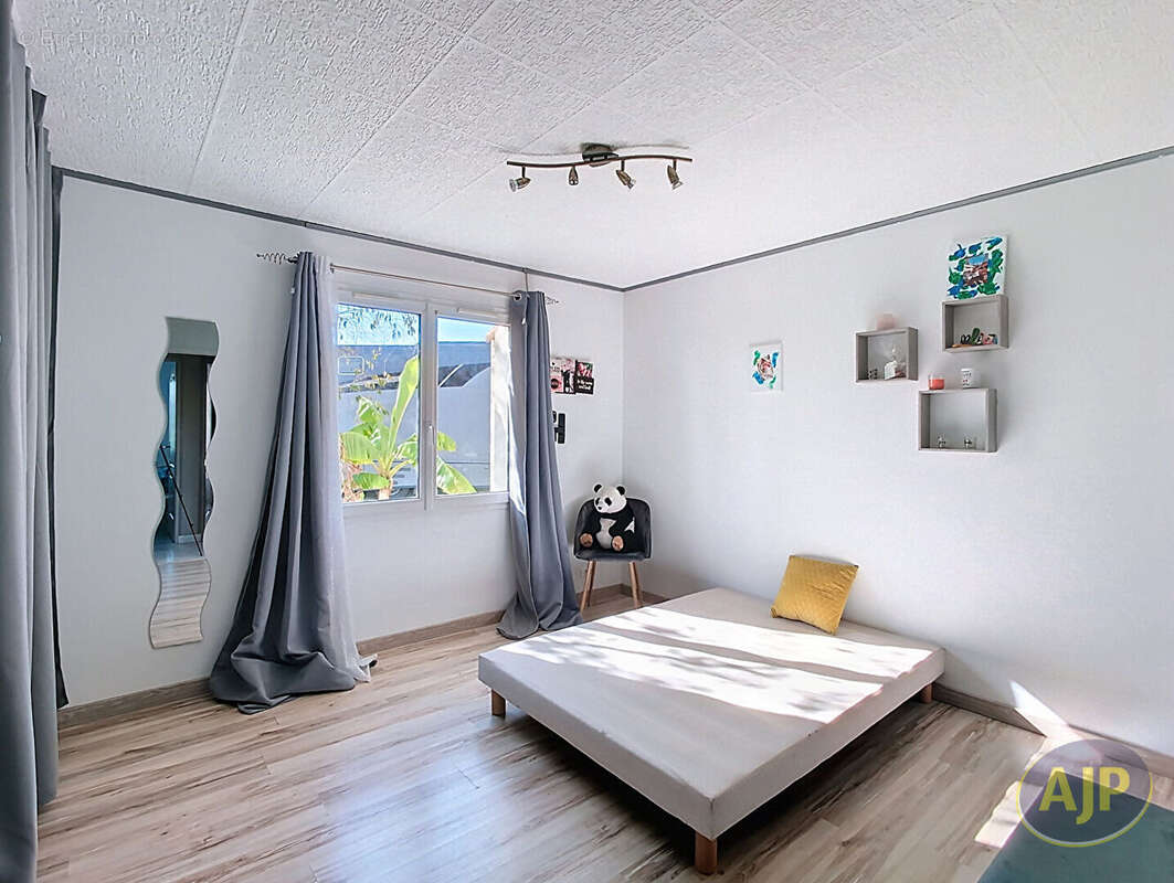 Maison à VIEILLEVIGNE