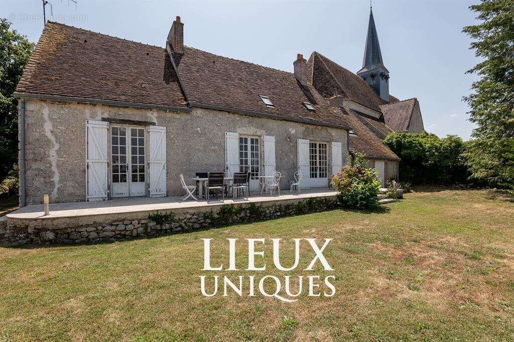 Lieux uniques ® x propriétés privées ®  ancien presbytère de 183 m² terrain de 183 m² - cloyes (41) - photo 11